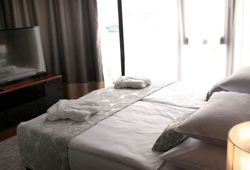 בית מלון כפרי Admiral