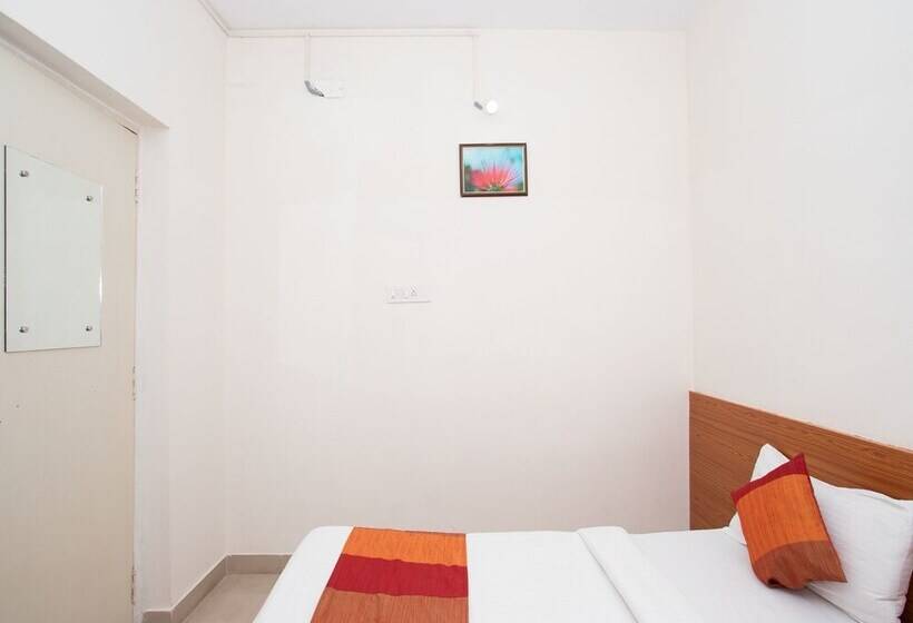 호텔 Airport Ac Transit Stay By Oyo Rooms