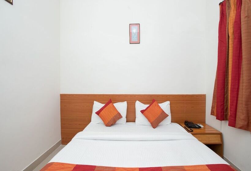 호텔 Airport Ac Transit Stay By Oyo Rooms