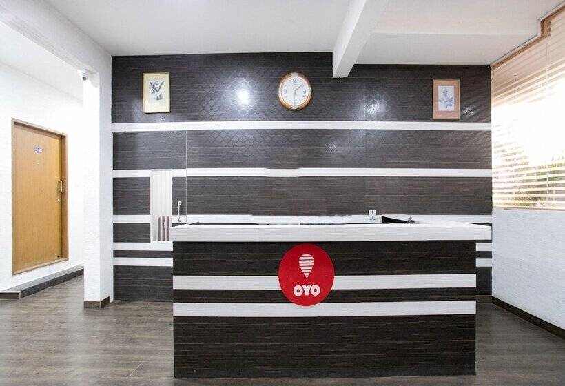 호텔 Airport Ac Transit Stay By Oyo Rooms