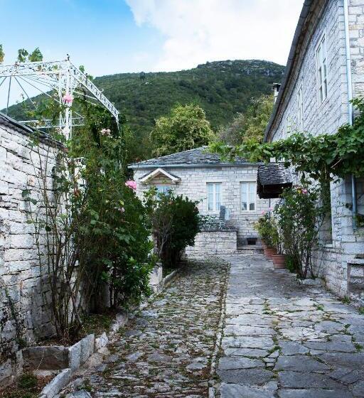 Отель Amaryllis Boutique Guest House