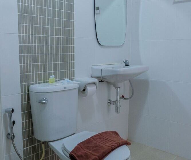 Отель Bees Smile