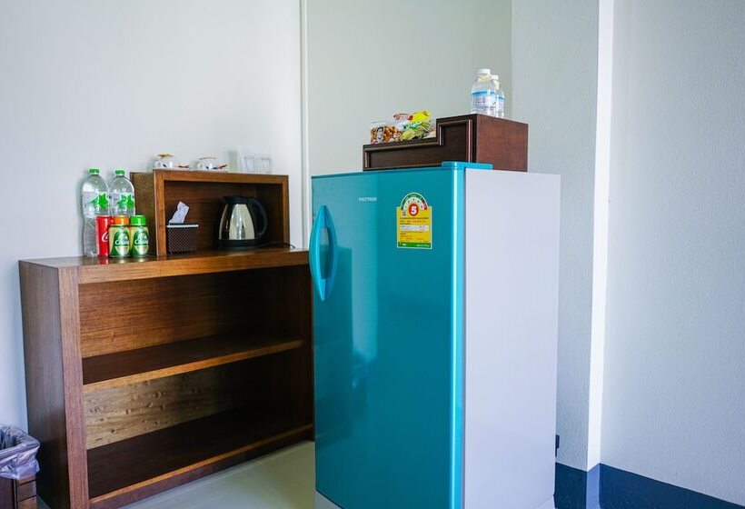 Отель Bees Smile