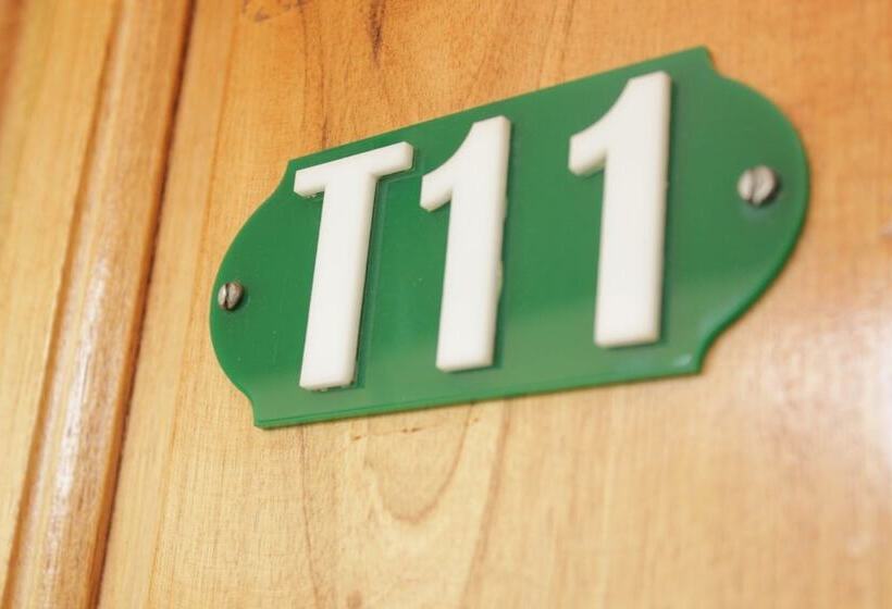 هتل Boy Boison Elite