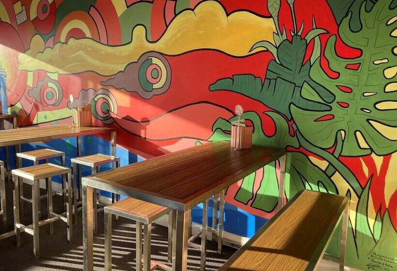 فندق Bridport Bay Inn