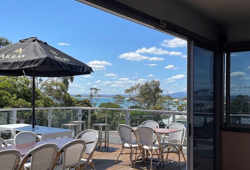 فندق Bridport Bay Inn