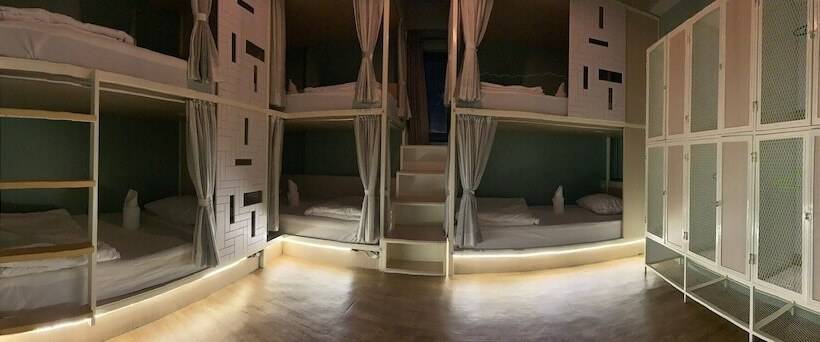هتل Busket Hostel
