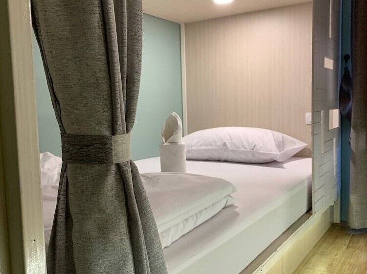 هتل Busket Hostel