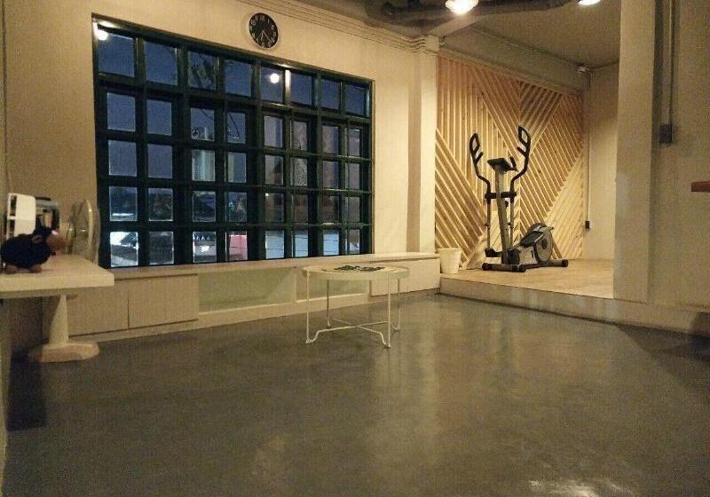 هتل Busket Hostel