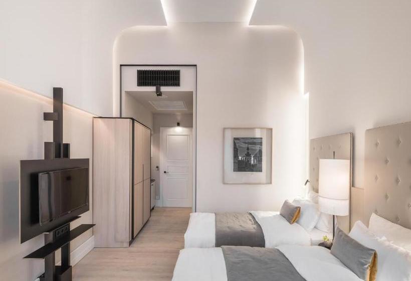 Отель Chateau Clara Futura