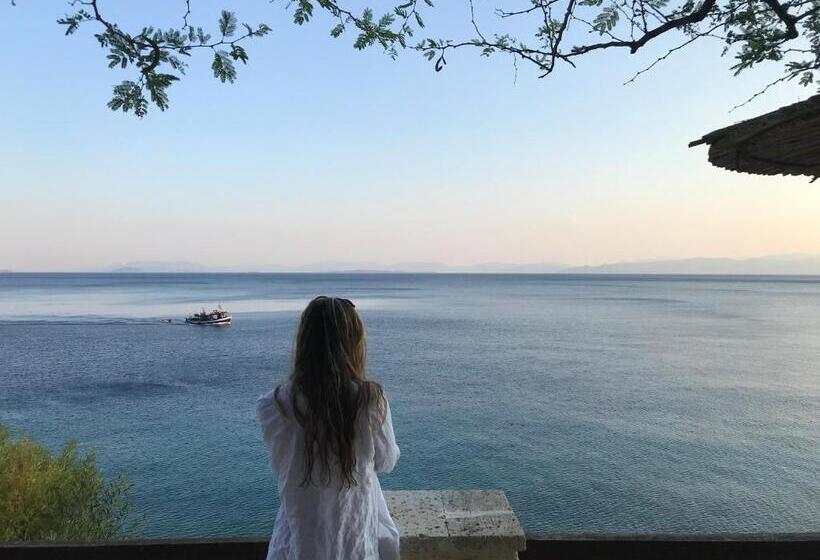 בית מלון כפרי Cokkinis