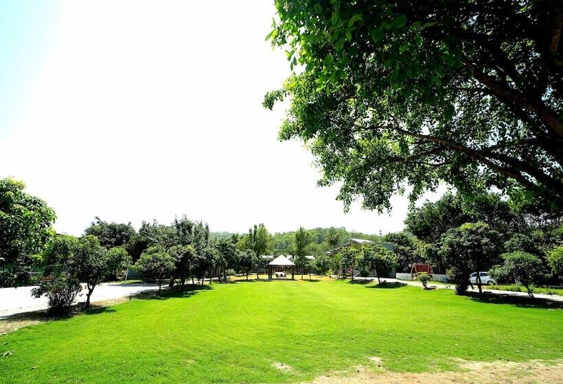 בית מלון כפרי Voco Jim Corbett By Ihg