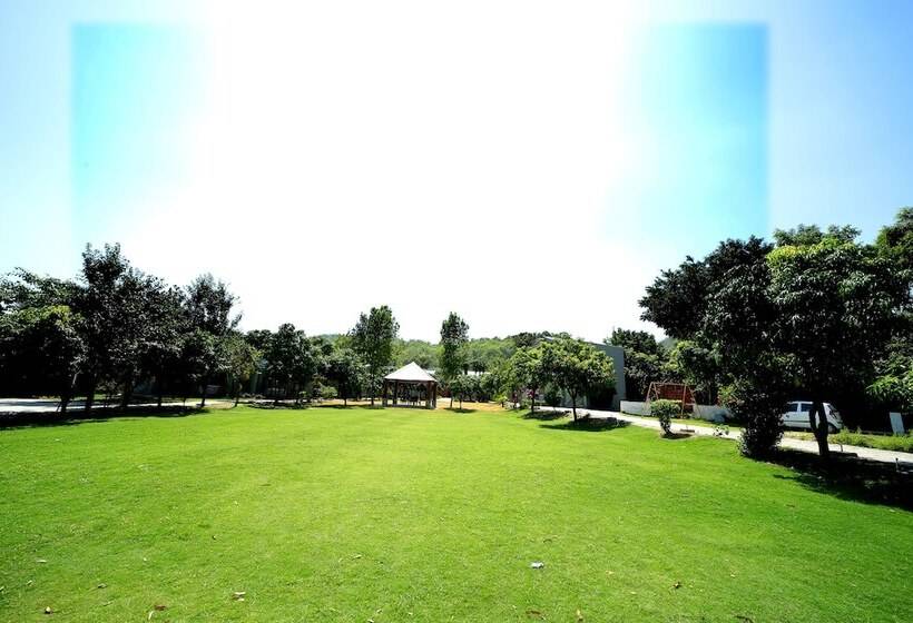 בית מלון כפרי Voco Jim Corbett By Ihg