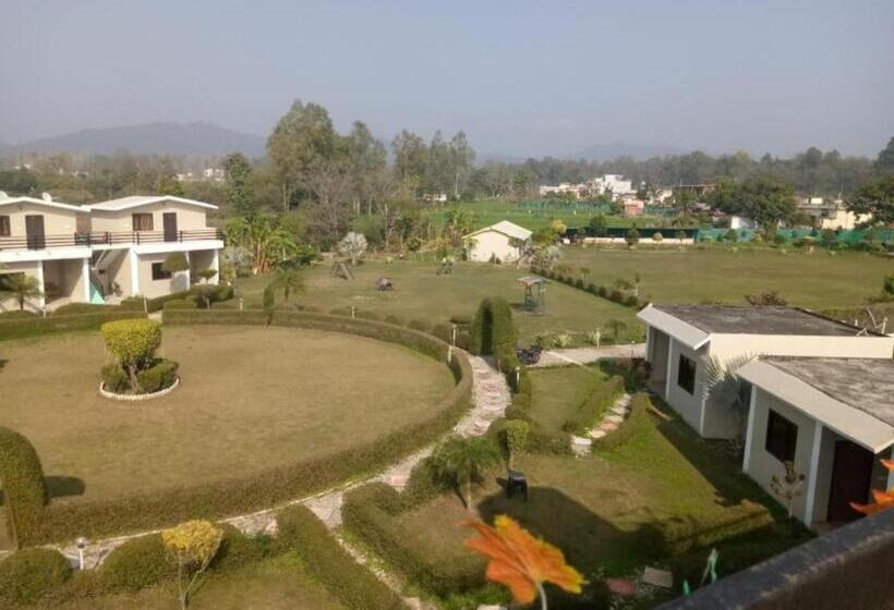 فندق Corbett Sunrise Resort