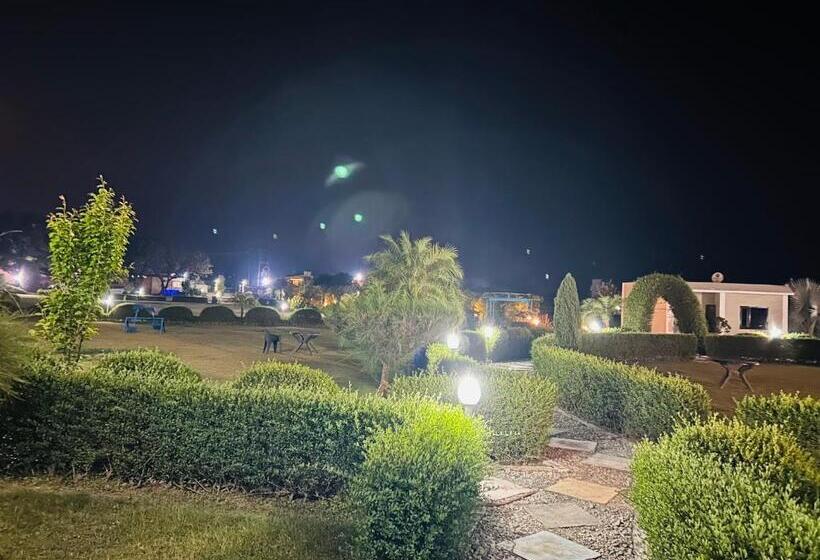 فندق Corbett Sunrise Resort