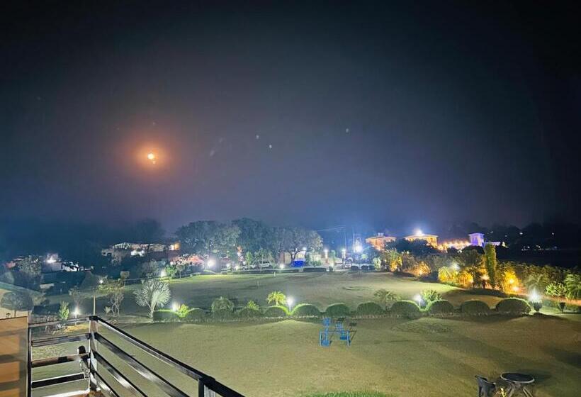فندق Corbett Sunrise Resort