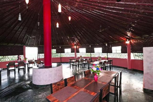 فندق Corbett Sunrise Resort