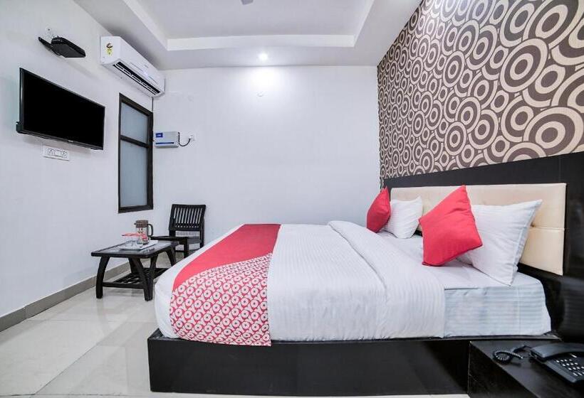 فندق O Crown Residency