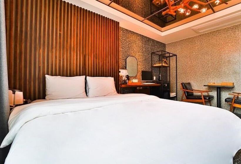 Hotel February Tongyeong Jukrim