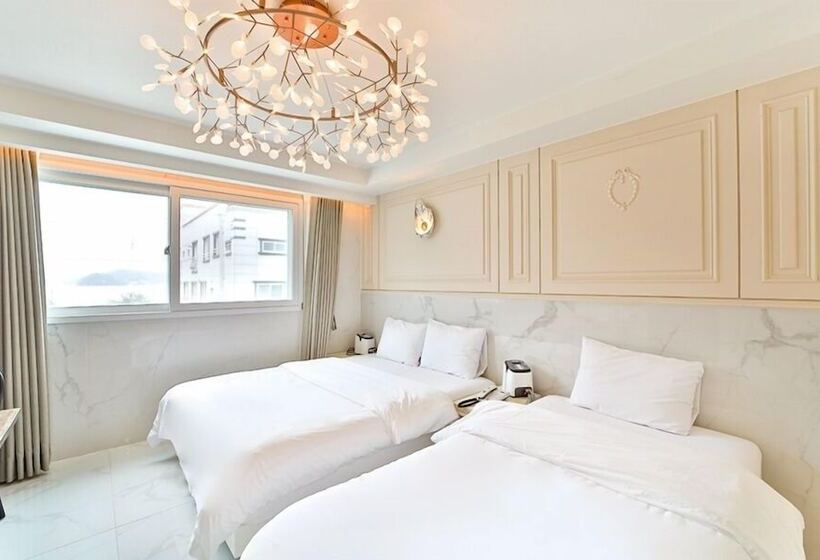 Hotel February Tongyeong Jukrim