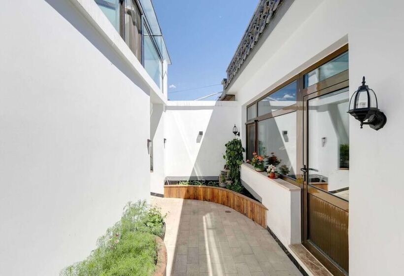 Отель Gubei Water Town Revolution