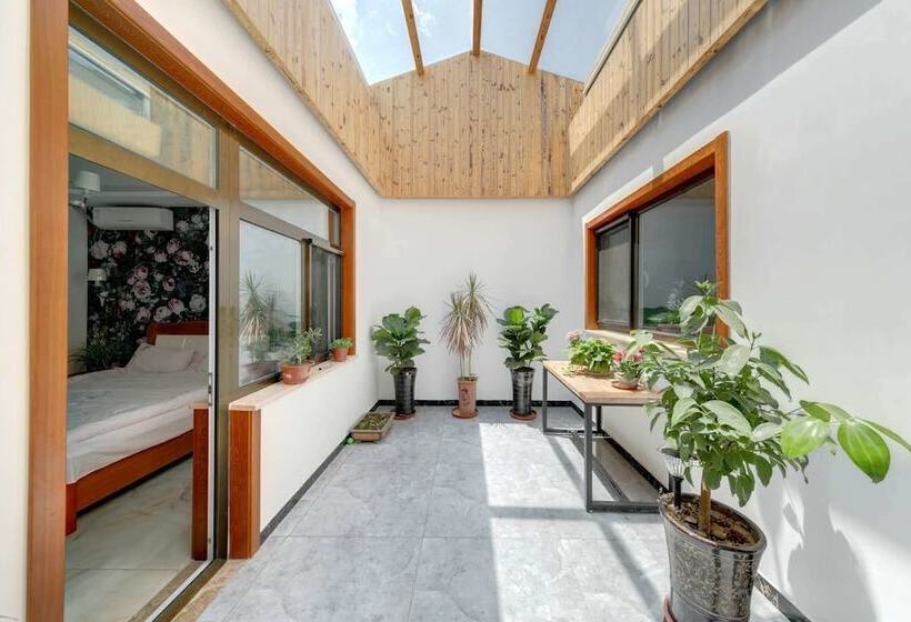 Отель Gubei Water Town Revolution