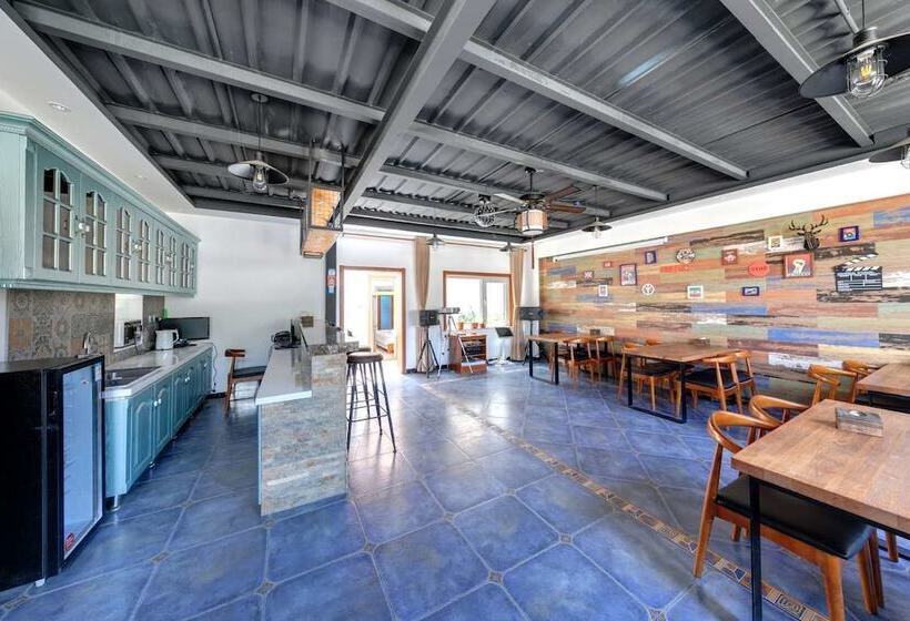 Отель Gubei Water Town Revolution