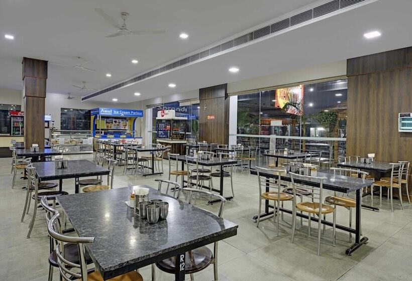 בית מלון כפרי Highway King Behror Neemrana