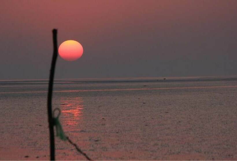 בית מלון כפרי Hiriz Seabreeze Resort