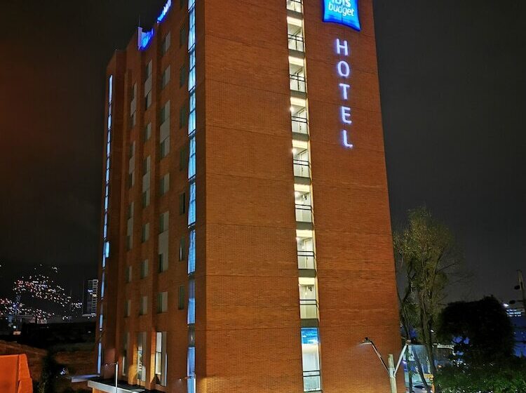 בית מלון כפרי Ibis Budget Itagui