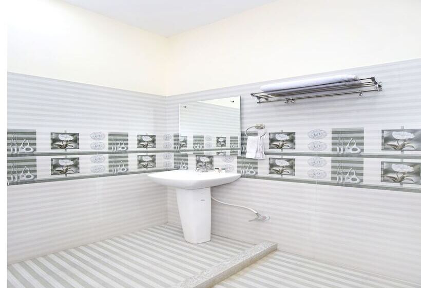 בית מלון כפרי Jb 2 By Oyo Rooms