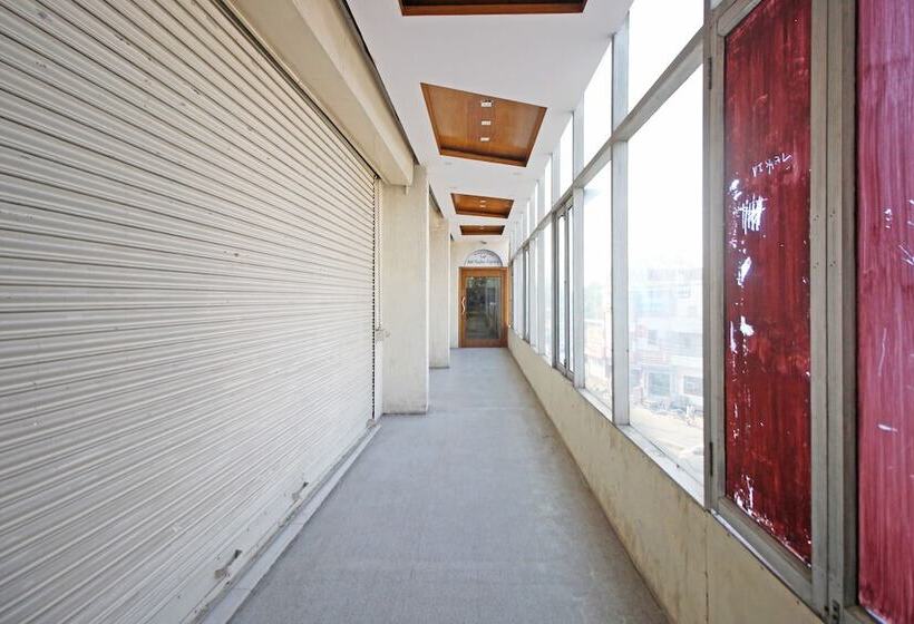 Отель O Madhur Regency