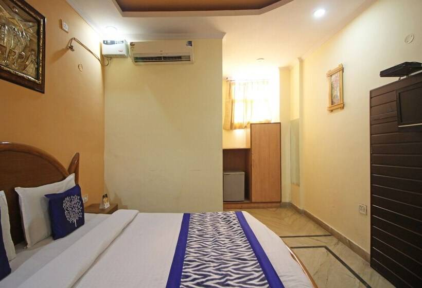 Отель O Madhur Regency