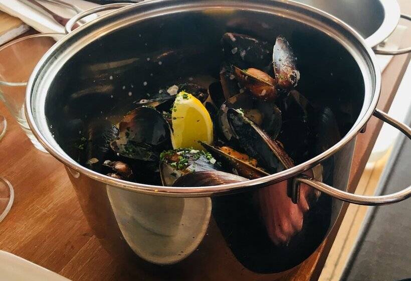 فندق Morleys Rooms   Located In The Heart Of Hurstpierpoint By Huluki Sussex Stays