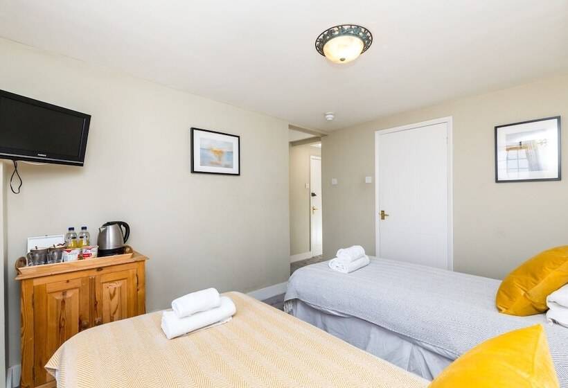 فندق Morleys Rooms   Located In The Heart Of Hurstpierpoint By Huluki Sussex Stays