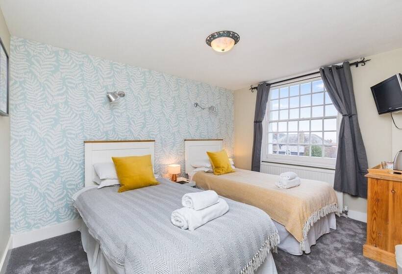 فندق Morleys Rooms   Located In The Heart Of Hurstpierpoint By Huluki Sussex Stays