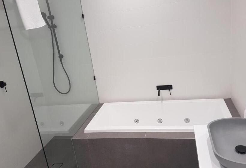 בית מלון כפרי Ocean Grove Chalet