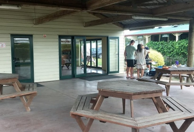 בית מלון כפרי Otorohanga Kiwi Holiday Park