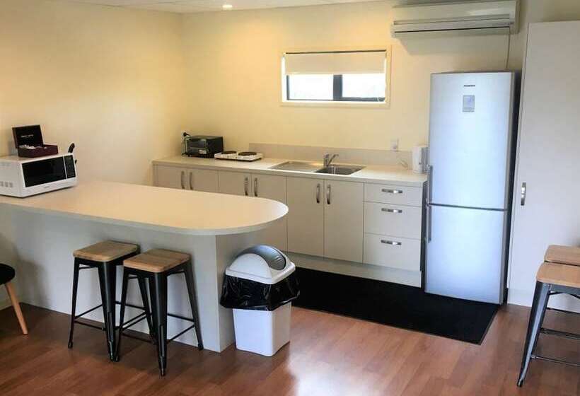 בית מלון כפרי Otorohanga Kiwi Holiday Park