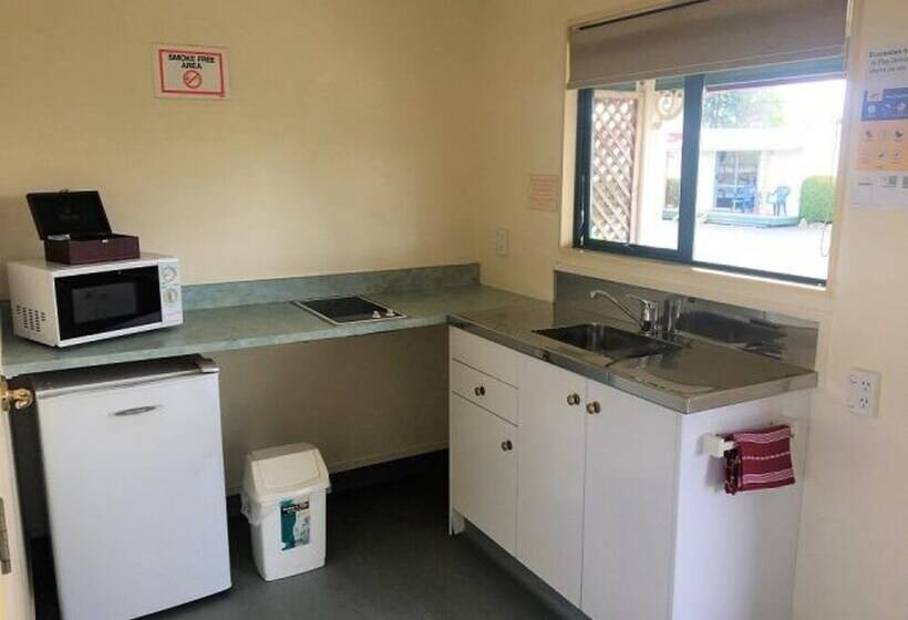 בית מלון כפרי Otorohanga Kiwi Holiday Park