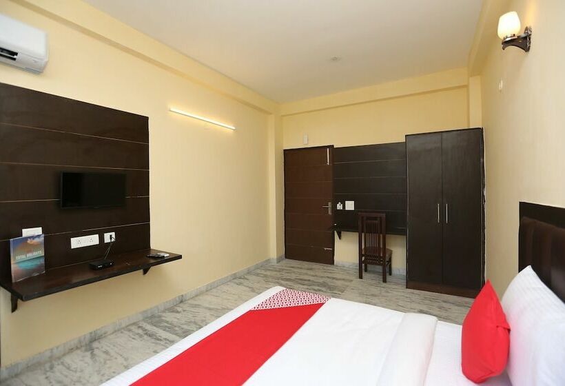 酒店 Oyo 16562 Flagship Sector 11