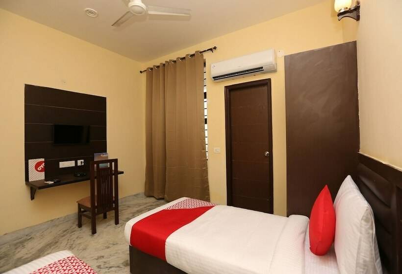 酒店 Oyo 16562 Flagship Sector 11