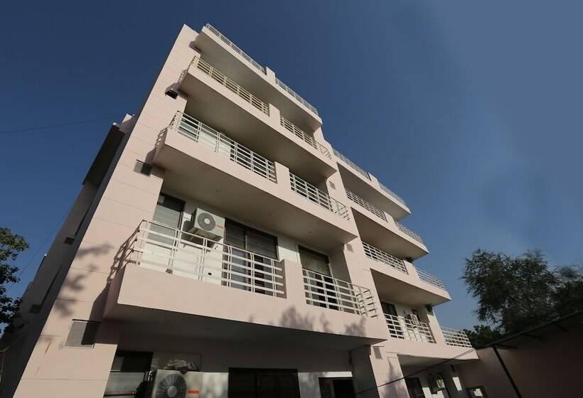 酒店 Oyo 16562 Flagship Sector 11