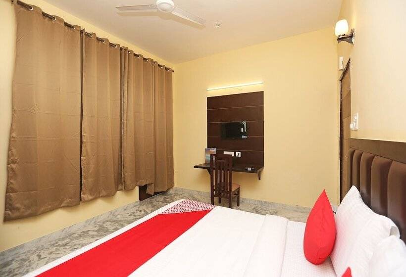 酒店 Oyo 16562 Flagship Sector 11