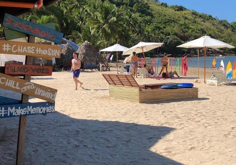 Szálloda Pangulatan Beach Resort