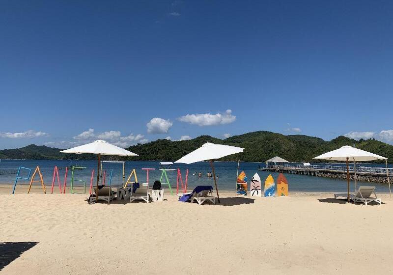 Szálloda Pangulatan Beach Resort