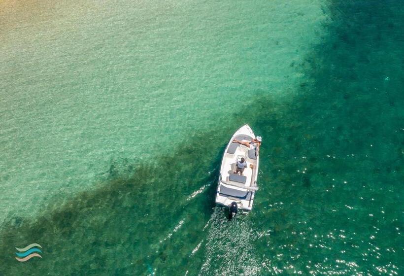 Отель Plataria Seaside Resort