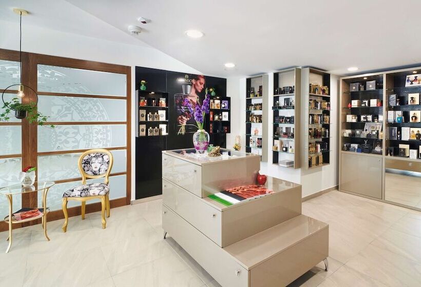 Radisson Blu Hotel & Residences