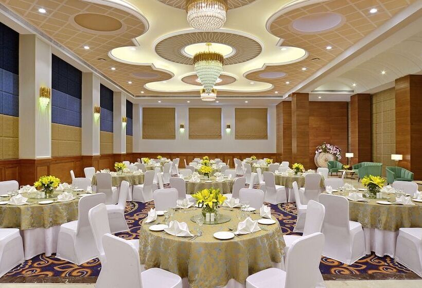 בית מלון כפרי Radisson Chandigarh Zirakpur