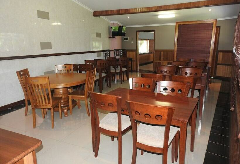 호텔 Renaissance Lodgeplus